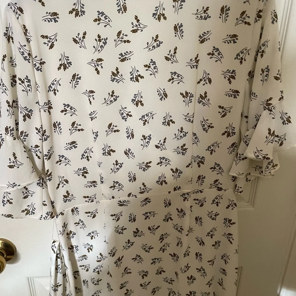 Floral Wrap Dress size 10 - Picture 2 of 5